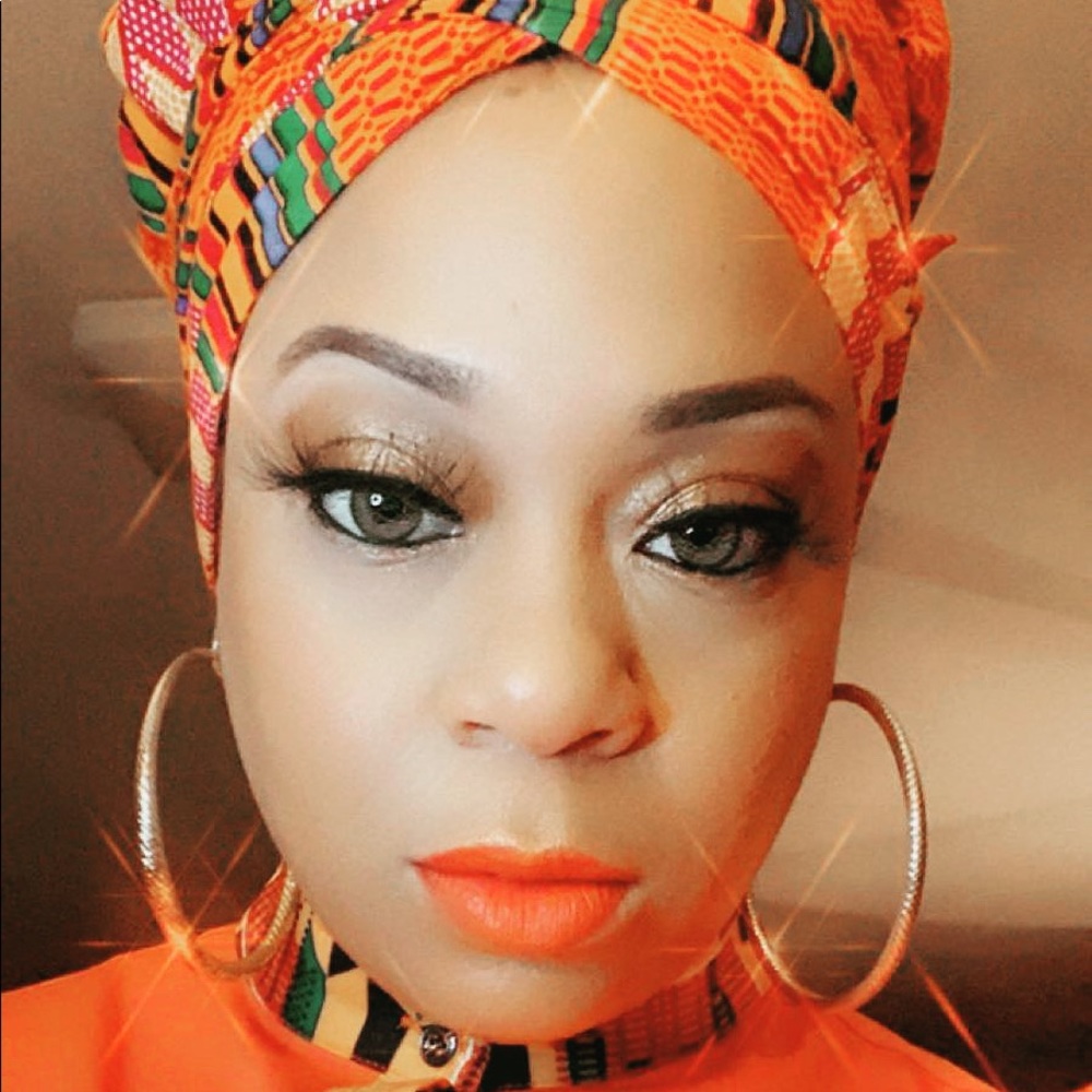 Meet your Posher, Roni